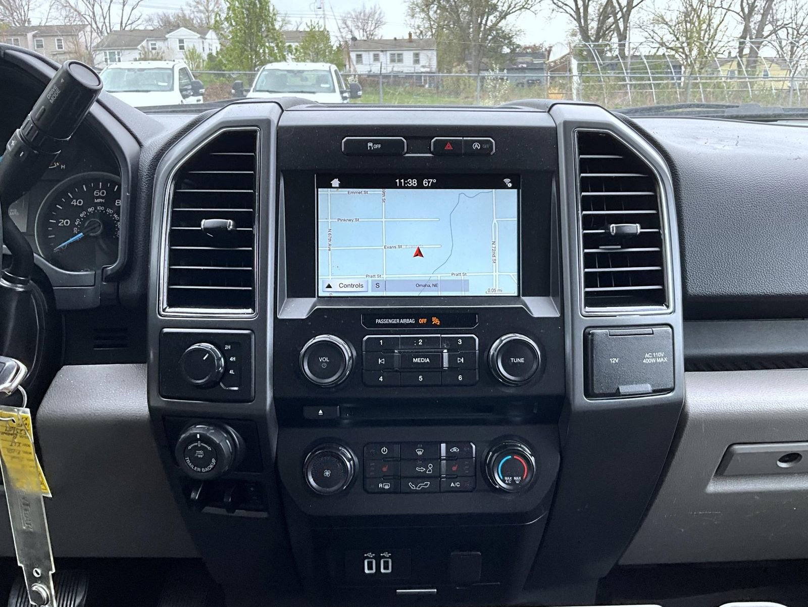 Used 2018 Ford F150 XLT w/ Equipment Group 302A Luxury AWD/4WD image 15