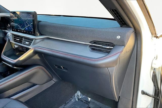 Used 2025 Ford Explorer ST-Line image 19