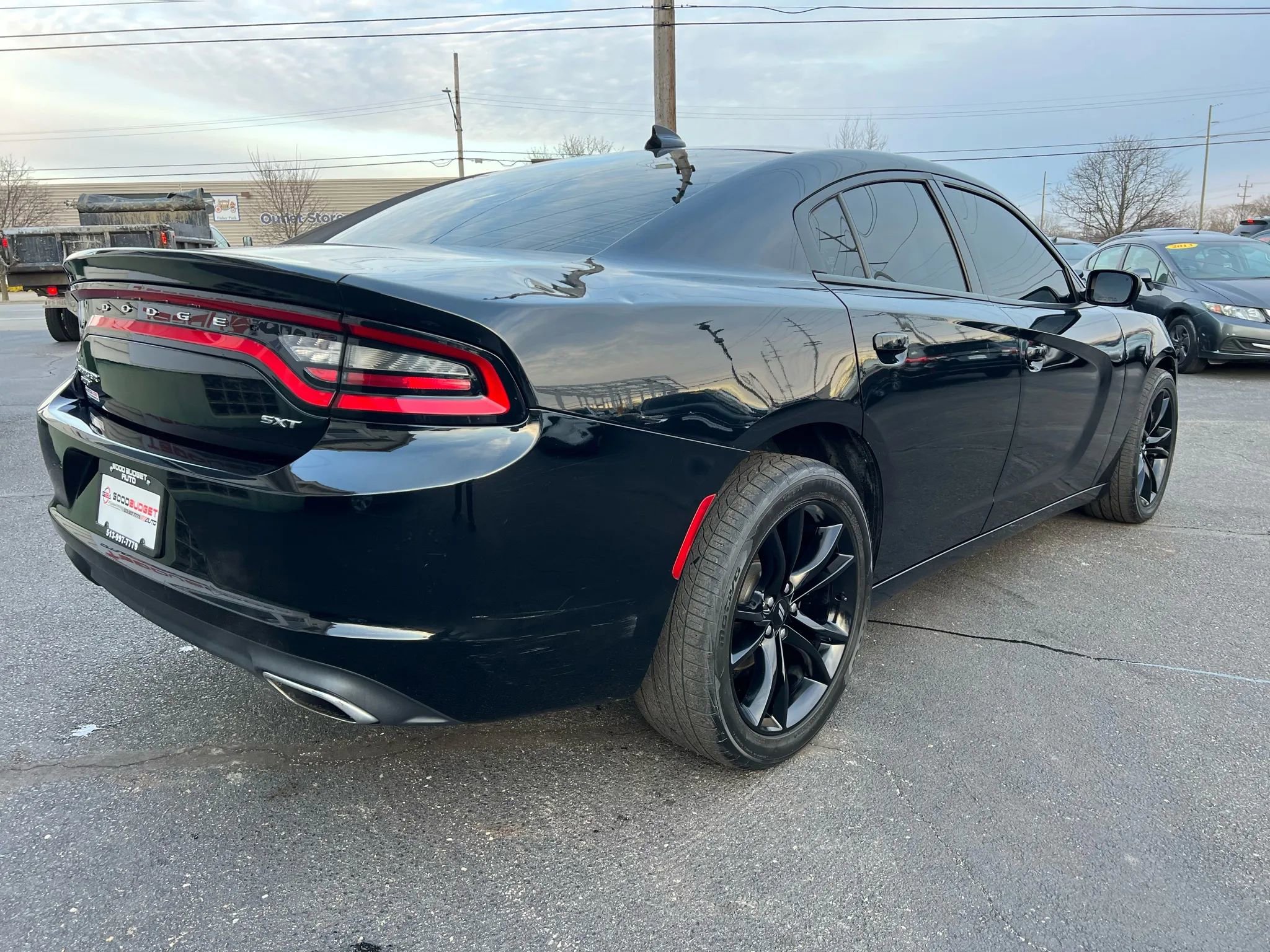 Used 2017 Dodge Charger SXT image 7