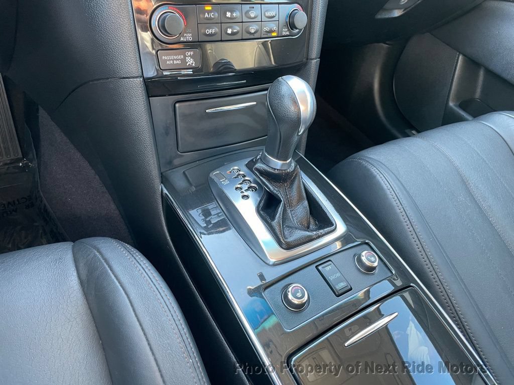 Used 2015 INFINITI QX70 AWD w/ Premium Package image 21