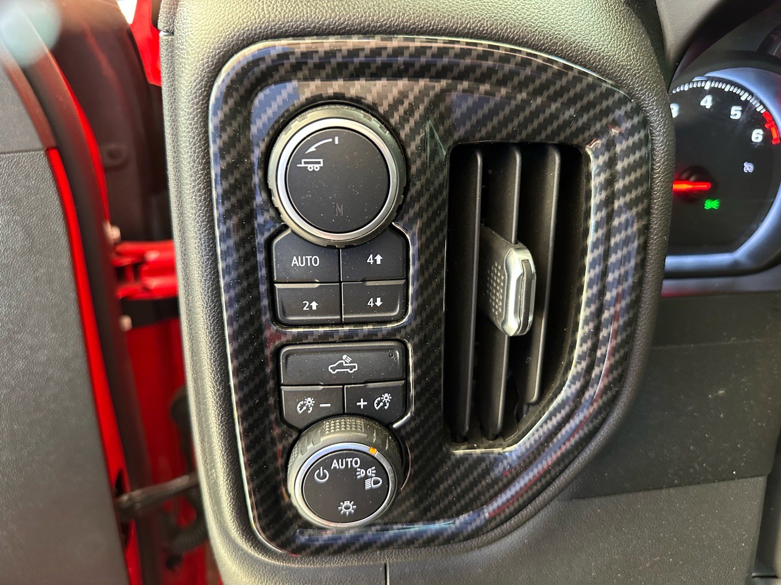 Used 2021 Chevrolet Silverado 1500 Custom Trail Boss w/ LPO, Dark Essentials Package AWD/4WD image 29