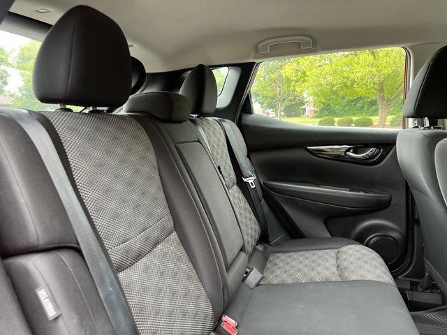Used 2022 Nissan Rogue Sport SV FWD image 19