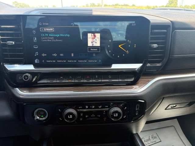 Used 2022 Chevrolet Silverado 1500 LT AWD/4WD image 35