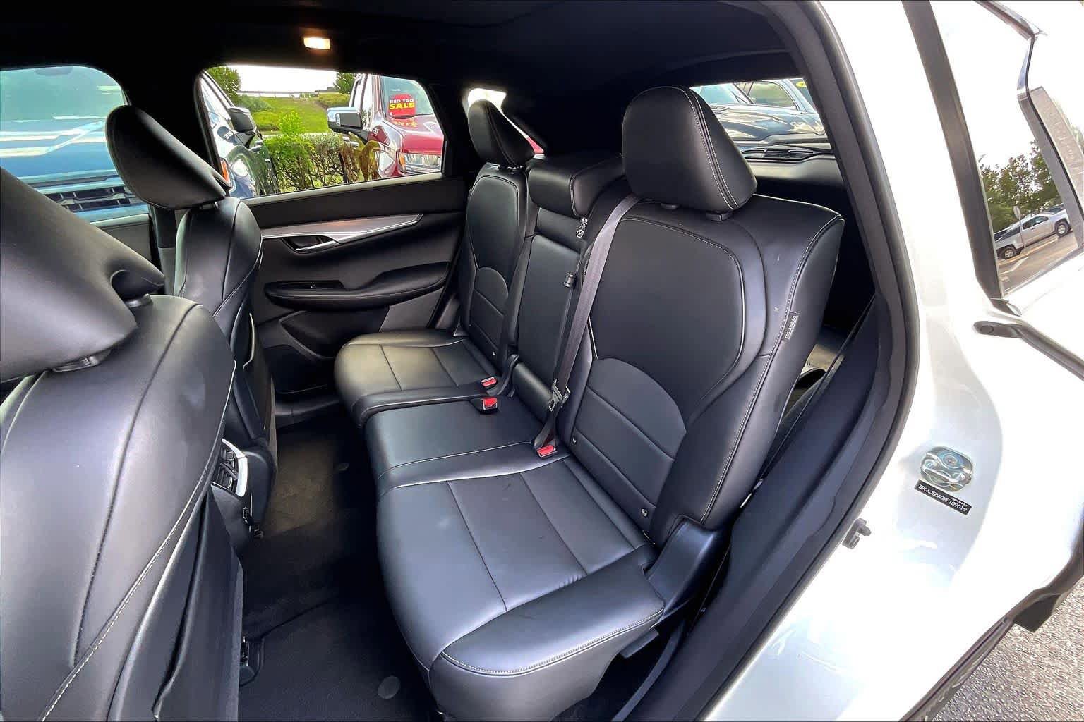 Used 2021 INFINITI QX50 Luxe w/ Appearance Package FWD image 40