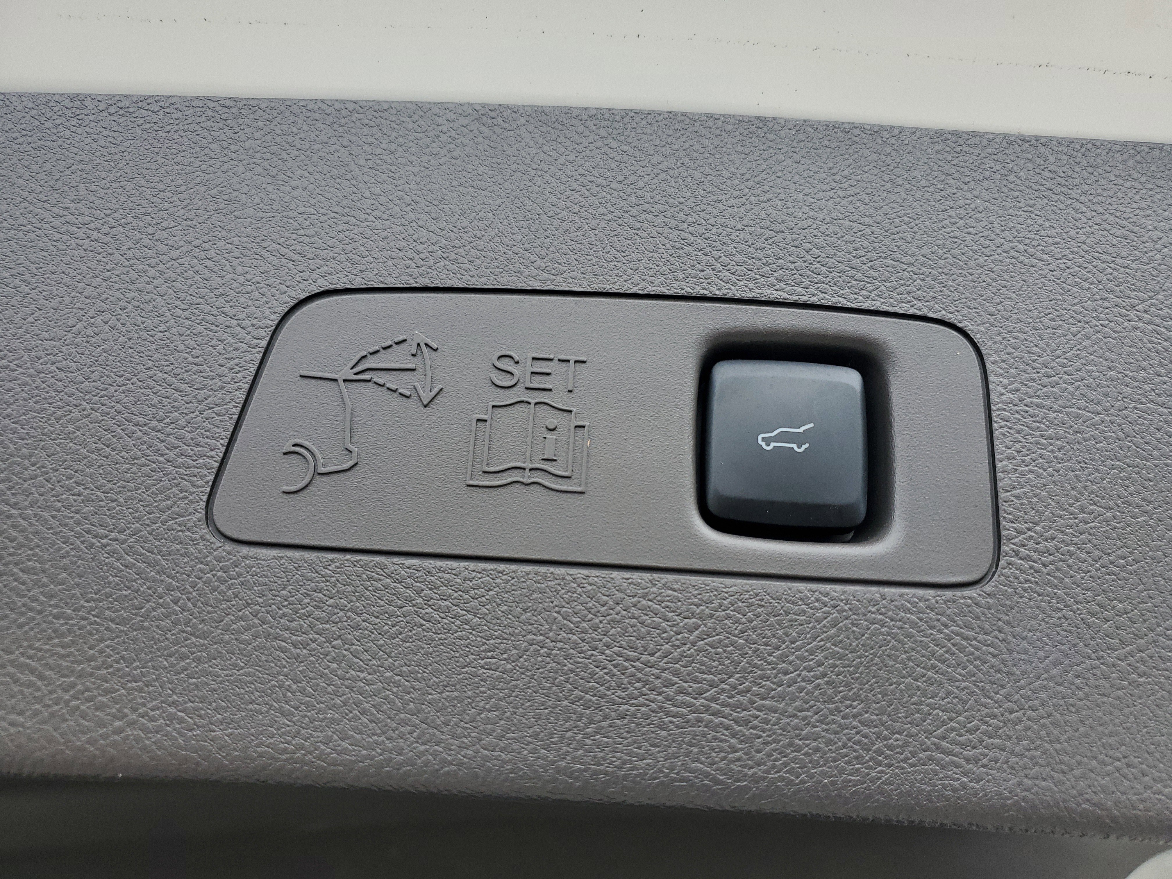 Certified 2022 Lincoln Corsair Reserve image 9