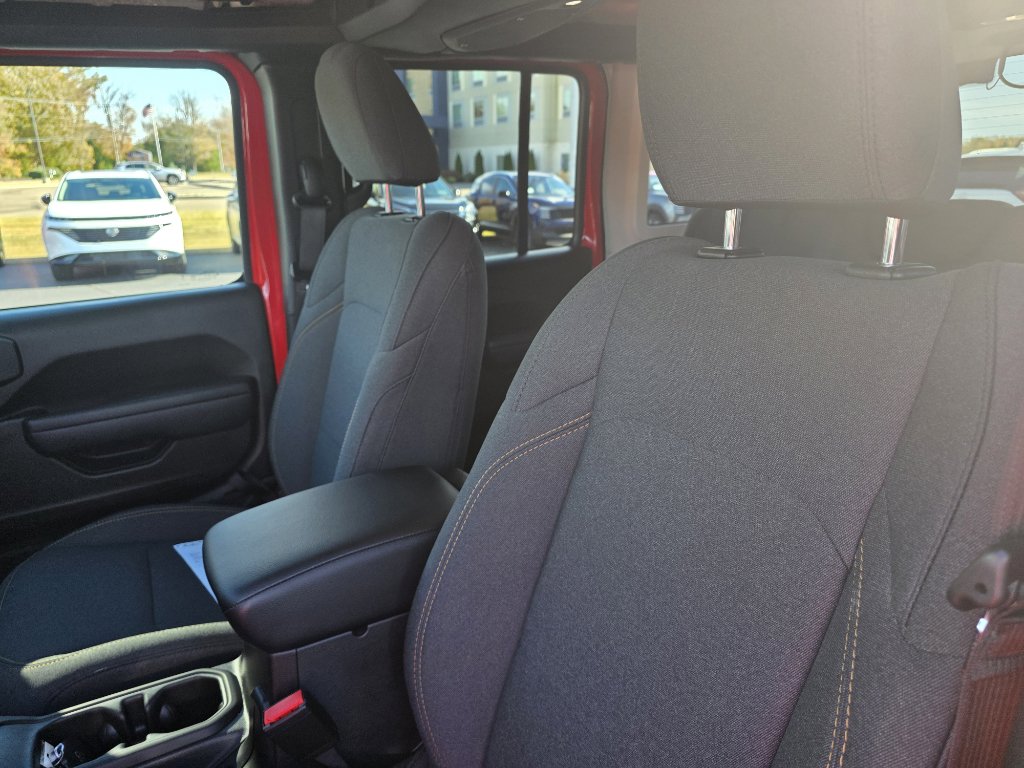 Used 2024 Jeep Wrangler Sport S image 11