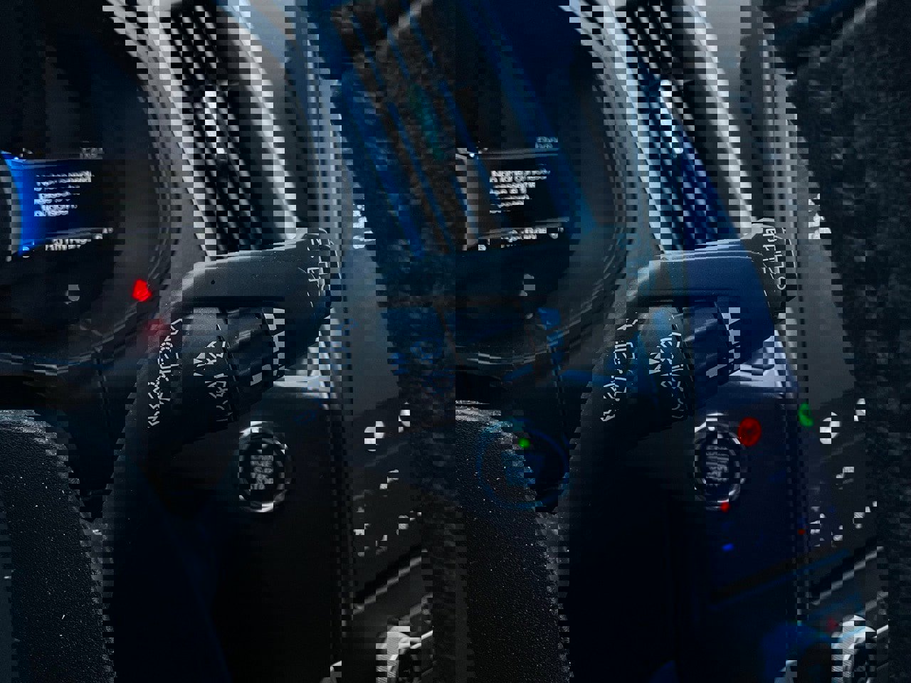 Used 2024 Ford Edge SEL image 33