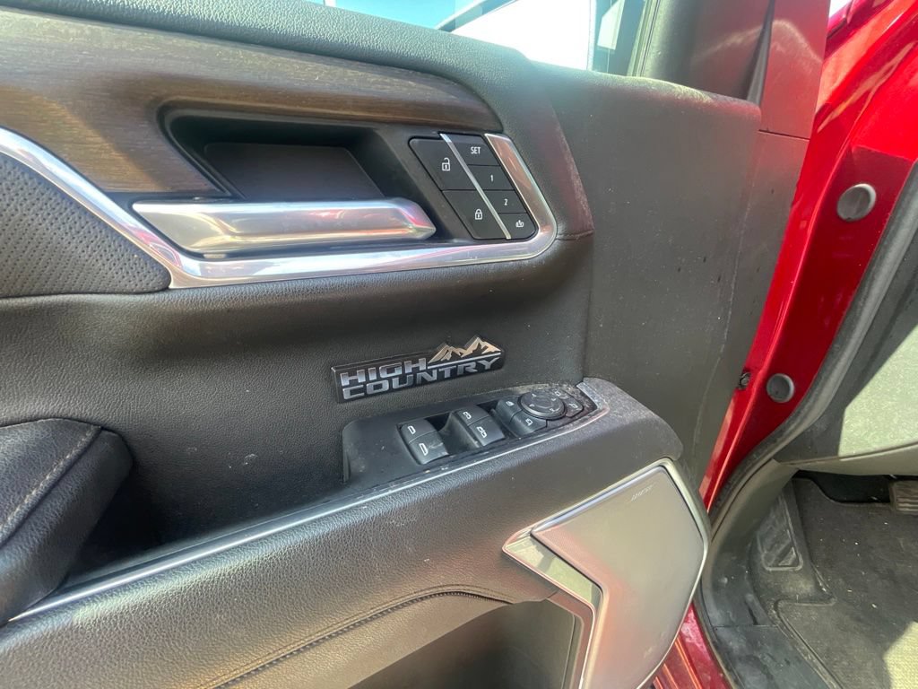 Used 2025 Chevrolet Silverado 1500 High Country w/ Technology Package AWD/4WD image 10