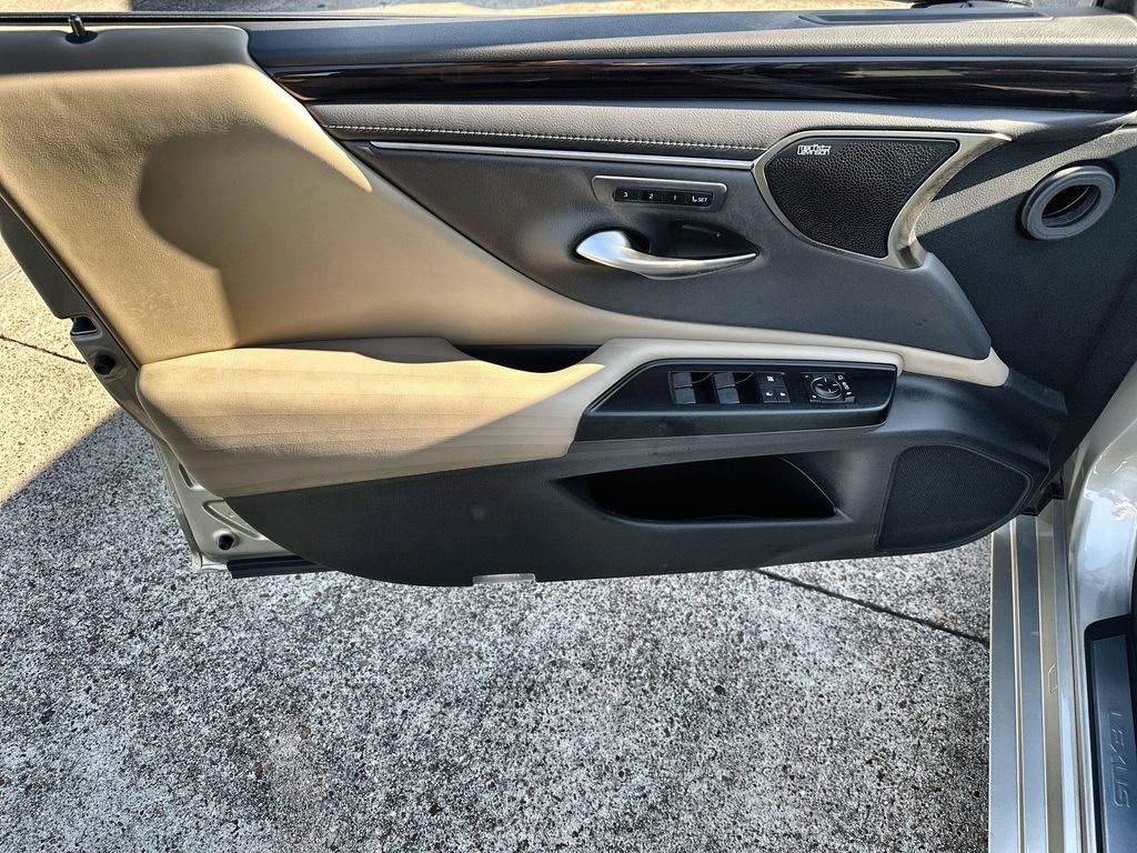 Used 2020 Lexus ES 350 Luxury w/ Accessory Package 2 image 21