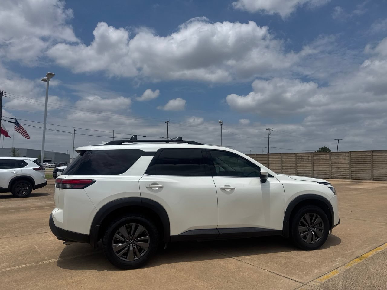Certified 2023 Nissan Pathfinder SV w/ Lighting Package (N92) FWD image 24