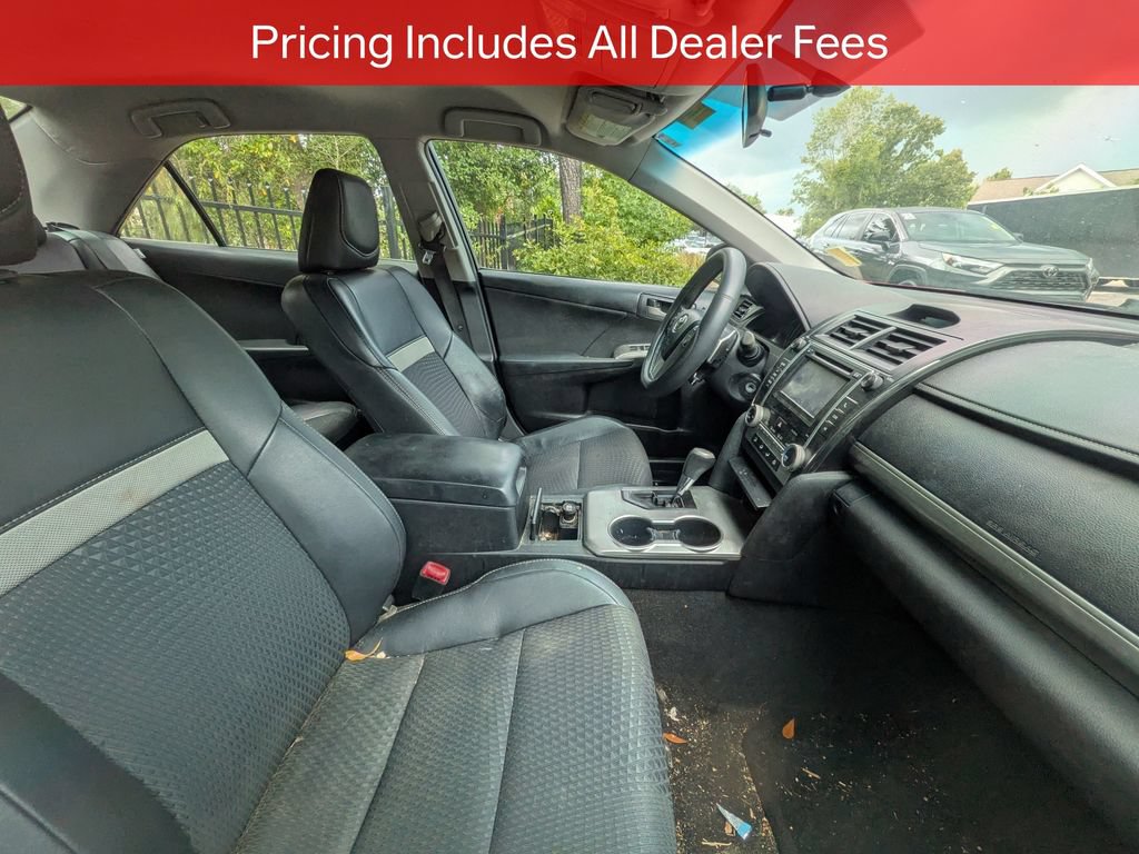 Used 2012 Toyota Camry SE FWD image 10