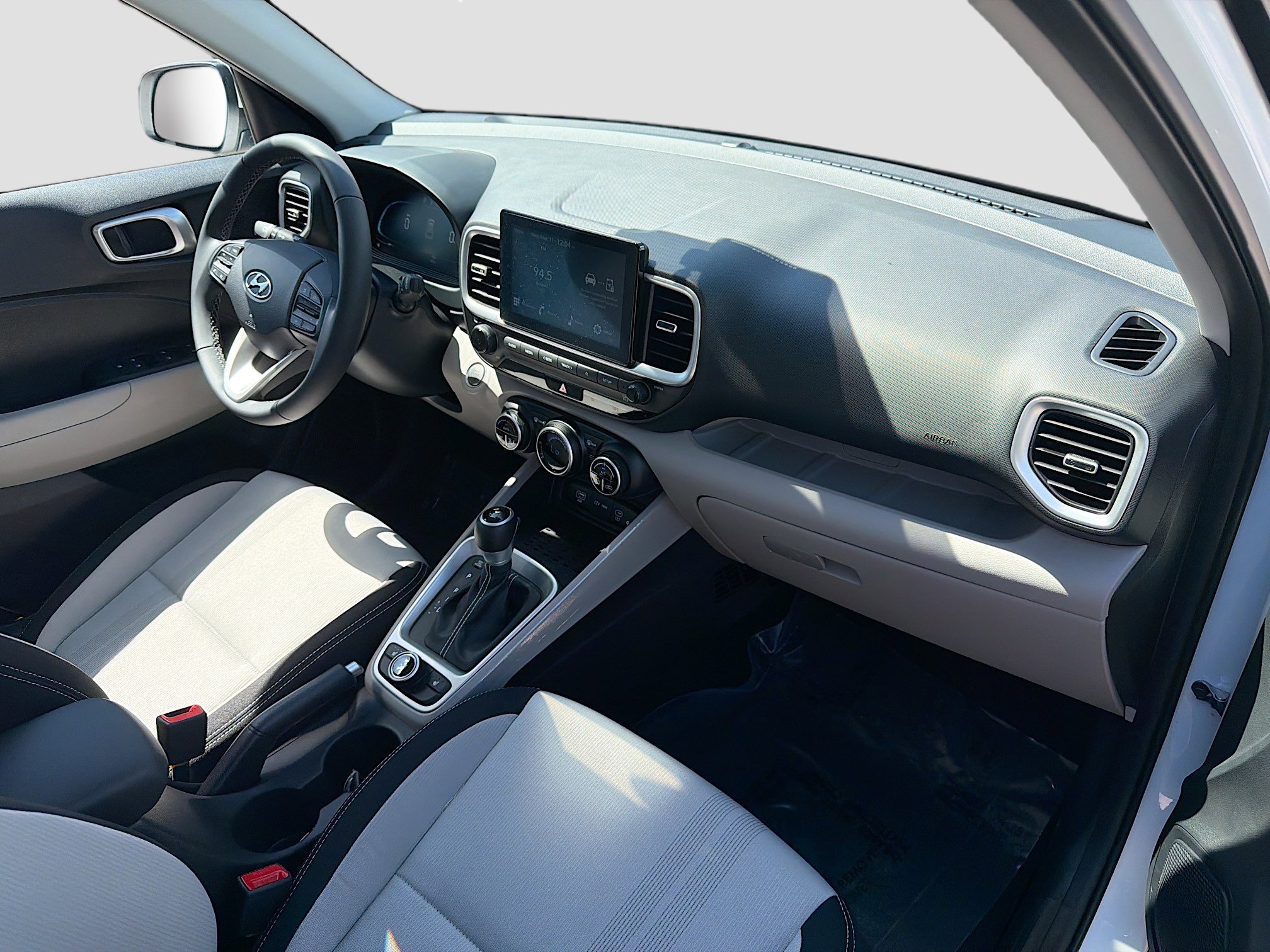 Used 2026 Hyundai Venue SEL image 13