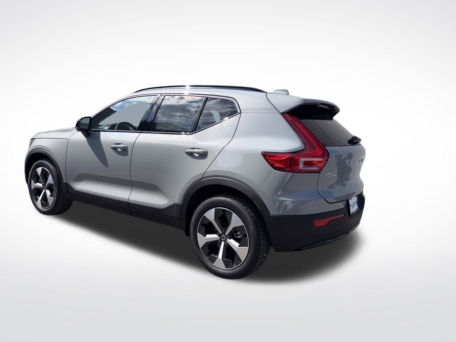 New 2026 Volvo XC40 B5 Plus w/ Protection Package Premier video 3