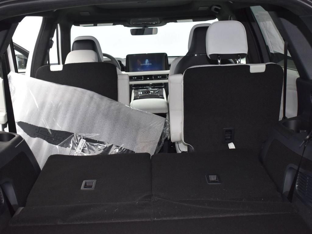 New 2026 Lincoln Aviator Black Label w/ Dynamic Handling Package image 14