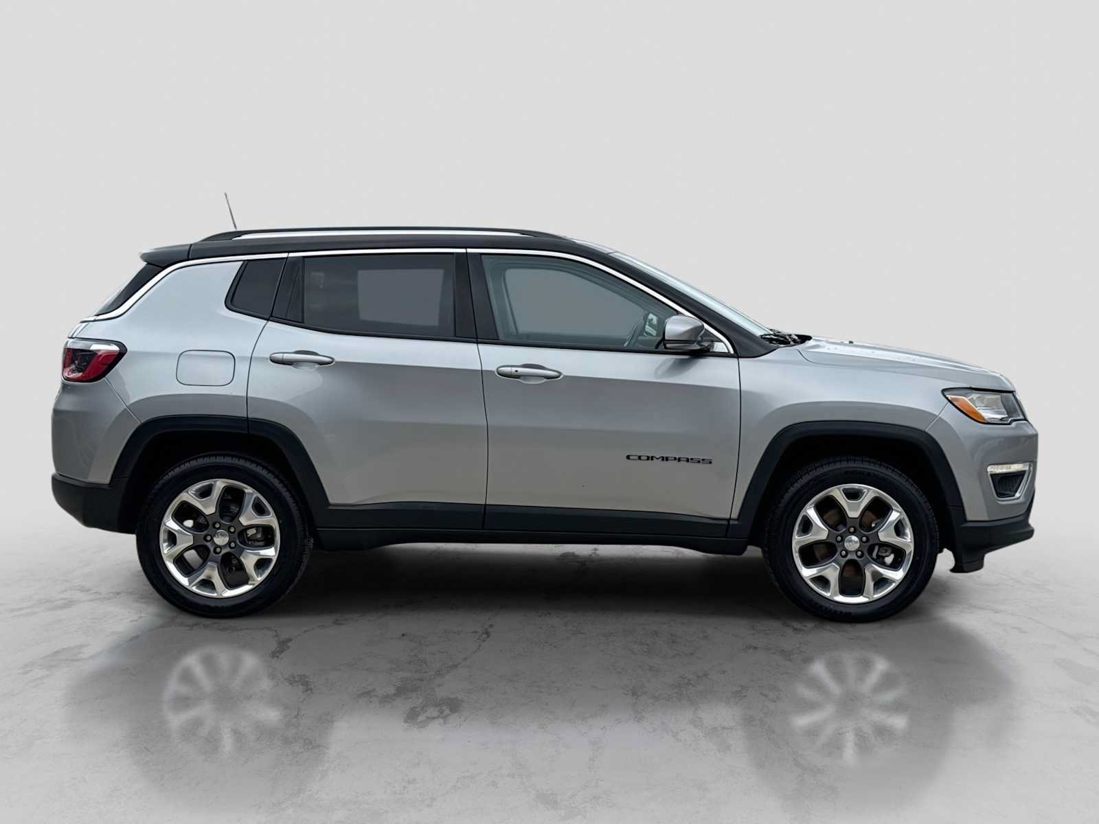Used 2019 Jeep Compass Limited AWD/4WD image 7