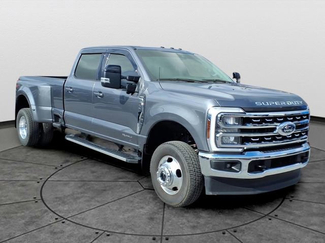 Used 2024 Ford F350 Lariat image 2