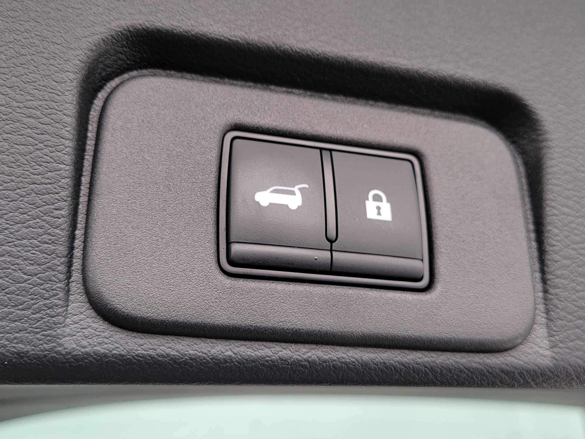 Certified 2023 Nissan Rogue SV w/ SV Premium B Package image 8