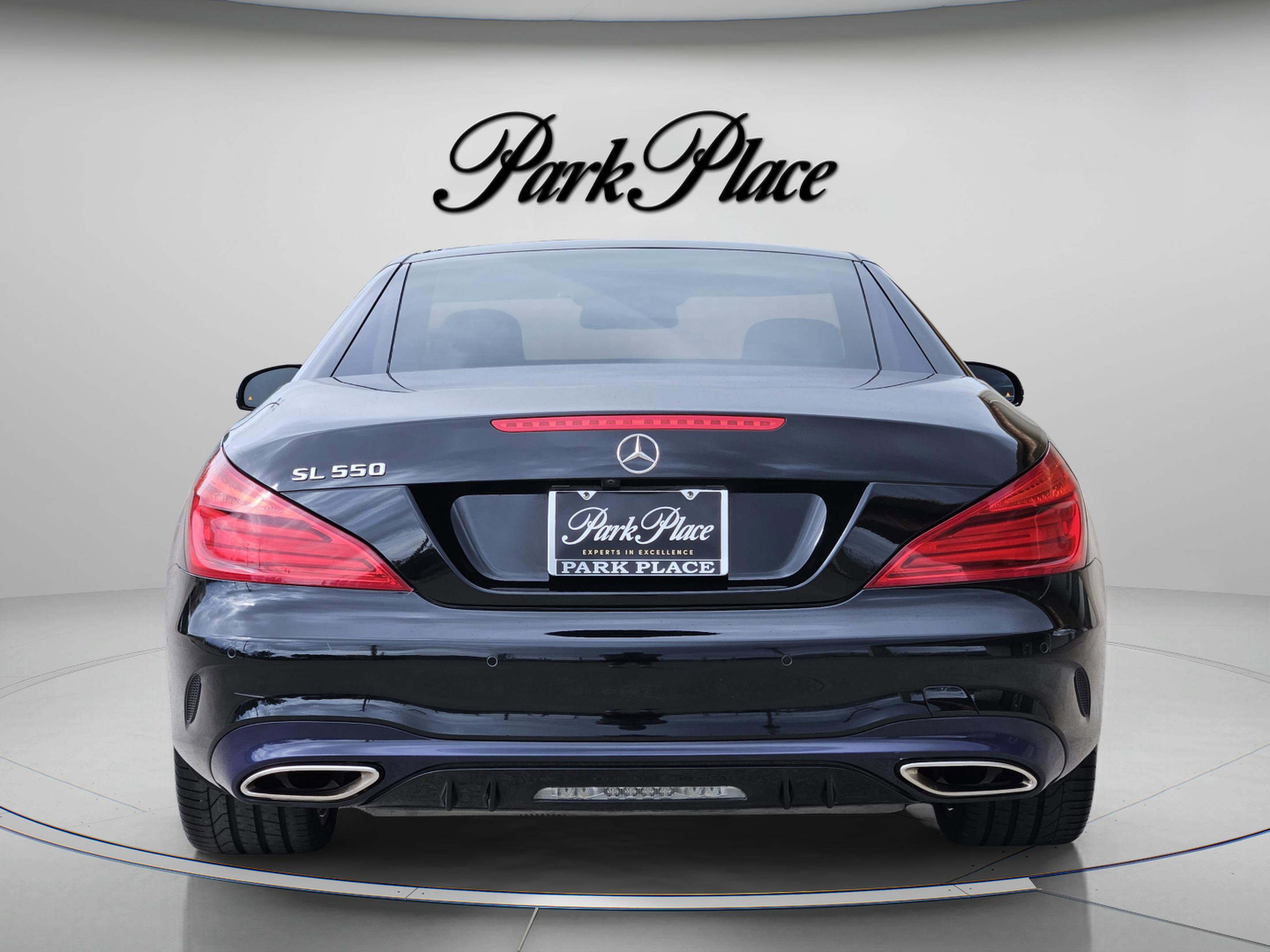Used 2017 Mercedes-Benz SL 550 image 3