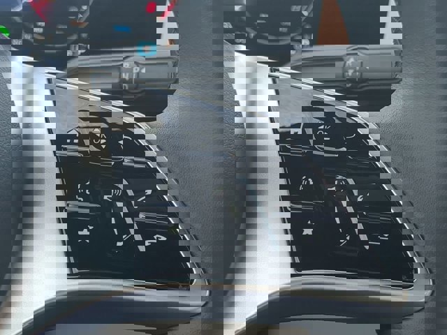 Used 2025 Mercedes-Benz GLA 250 image 24