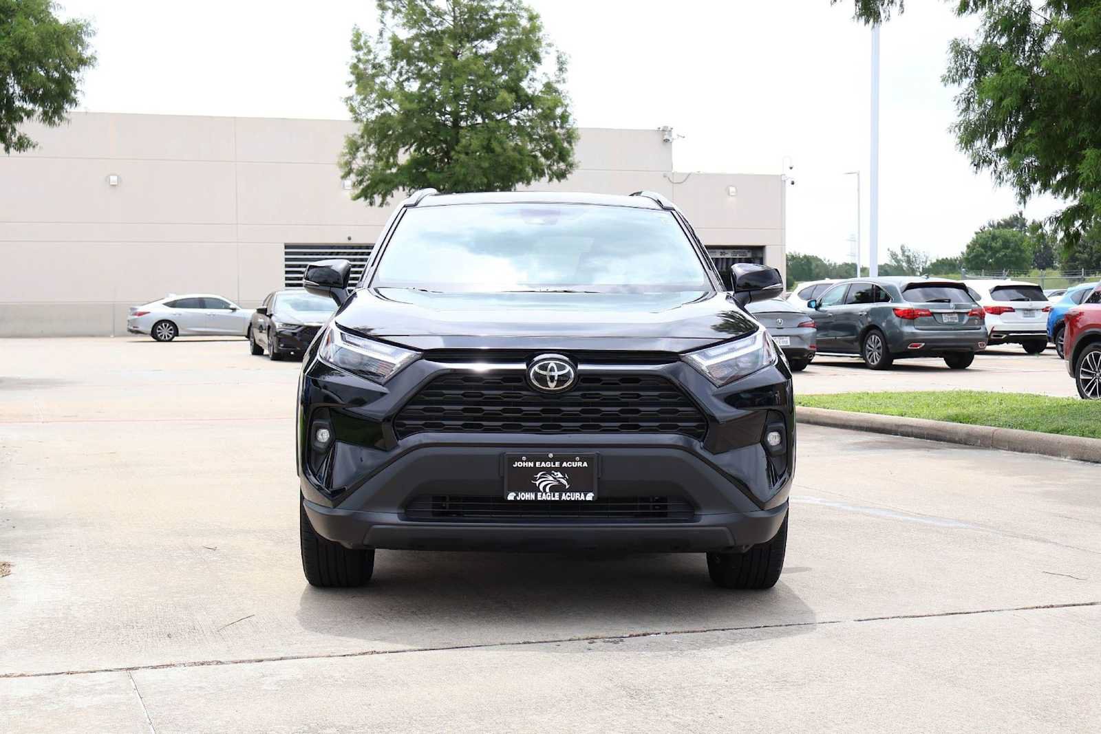 Used 2023 Toyota RAV4 XLE Premium FWD image 6