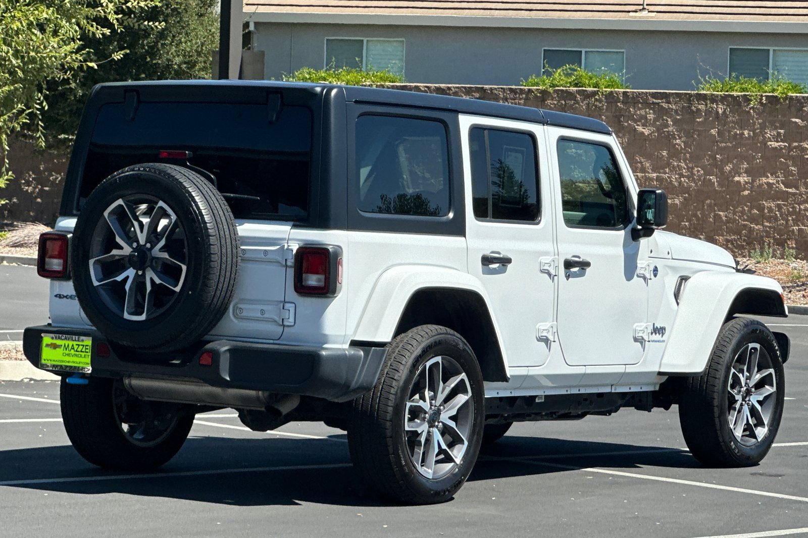 Used 2024 Jeep Wrangler Unlimited AWD/4WD image 11