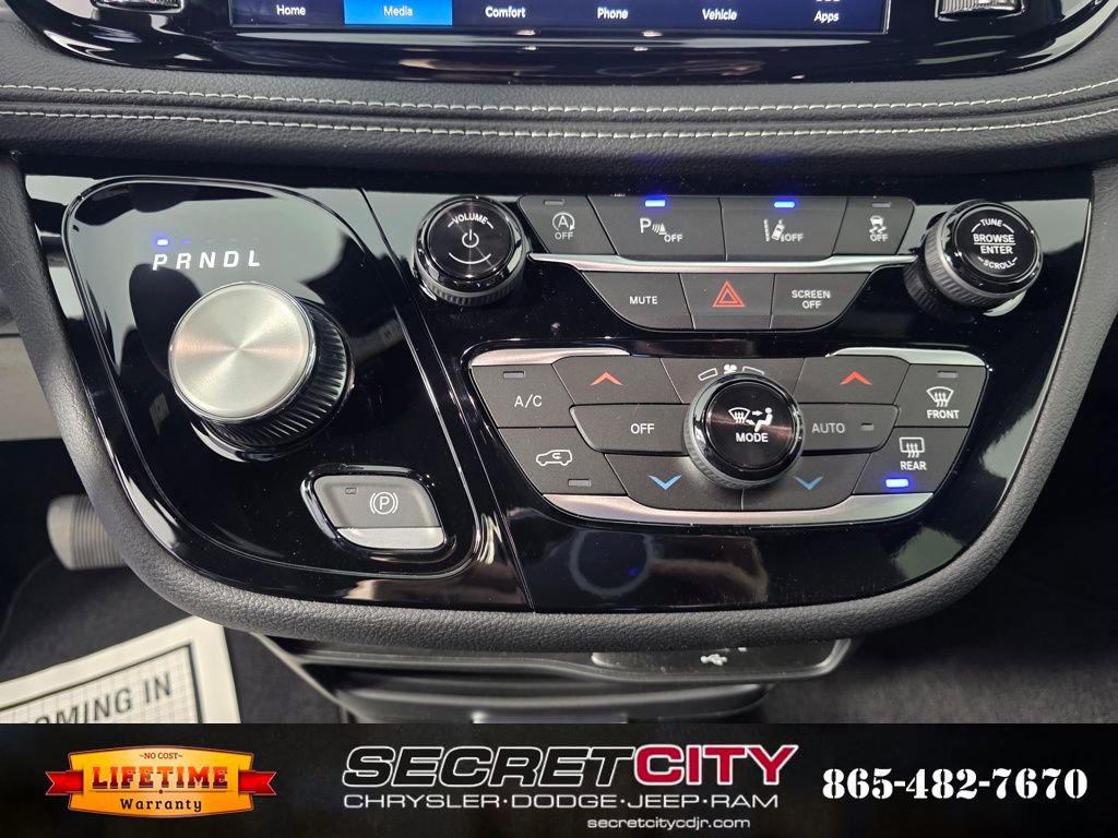 New 2026 Chrysler Pacifica Select w/ S Appearance Package image 23