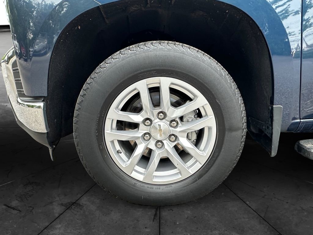 Used 2022 Chevrolet Silverado 1500 LT AWD/4WD image 14