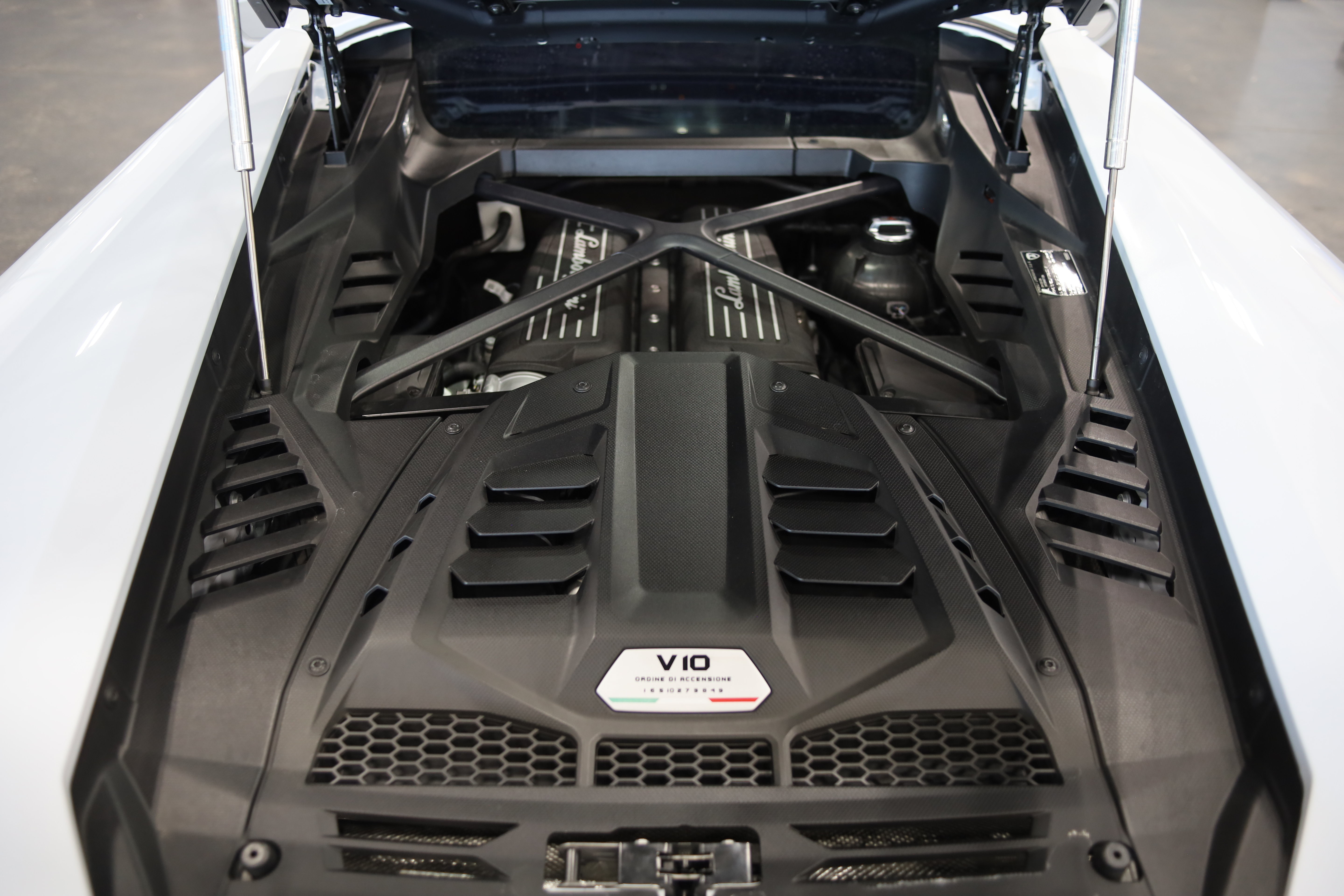 Used 2021 Lamborghini Huracan EVO AWD/4WD image 37