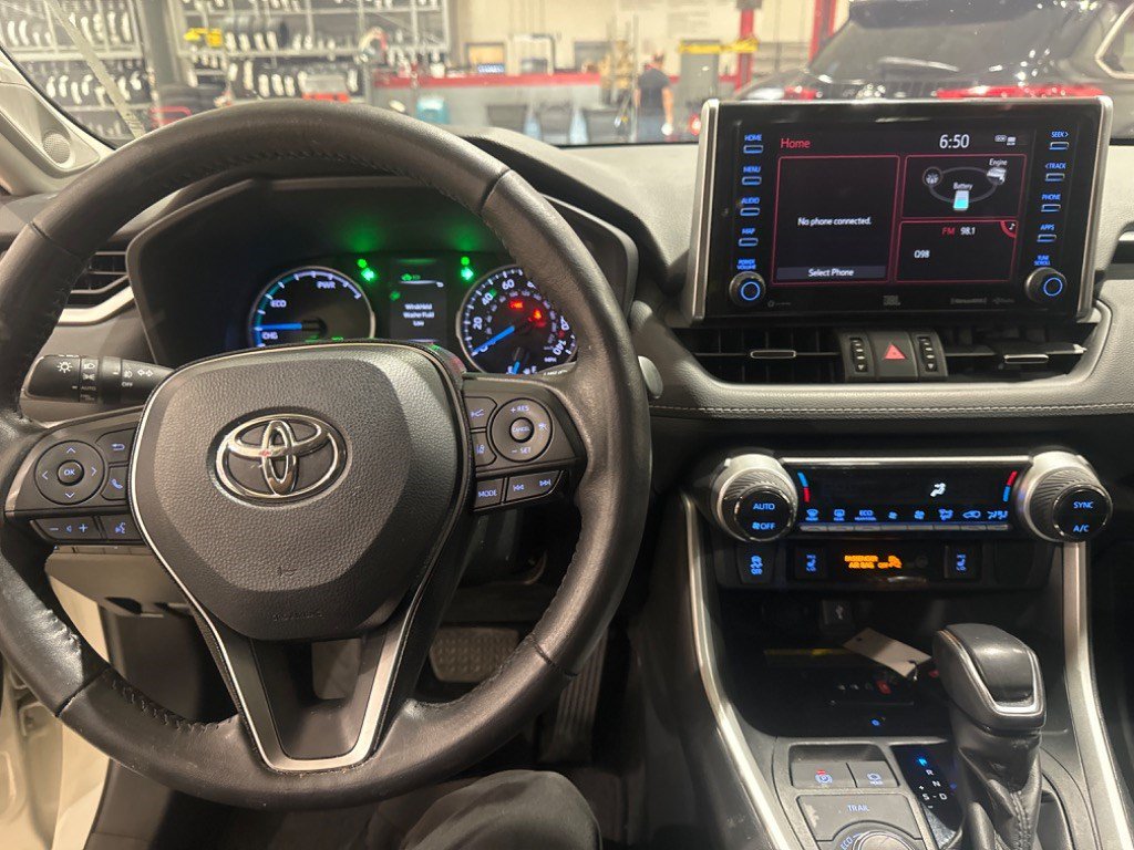 Used 2021 Toyota RAV4 XLE Premium AWD/4WD image 2