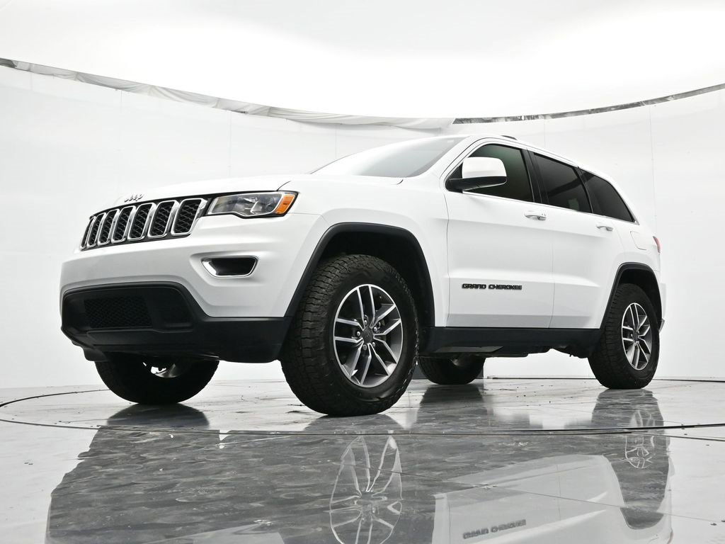 Used 2020 Jeep Grand Cherokee Laredo w/ Laredo X Package image 37