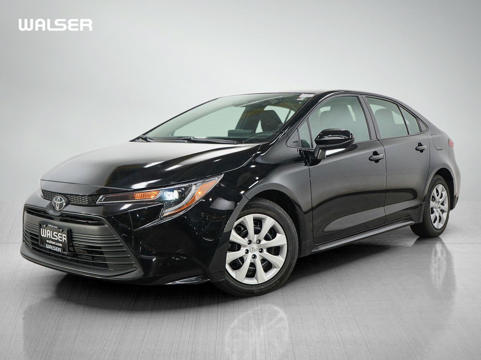 Used 2024 Toyota Corolla LE FWD image 1