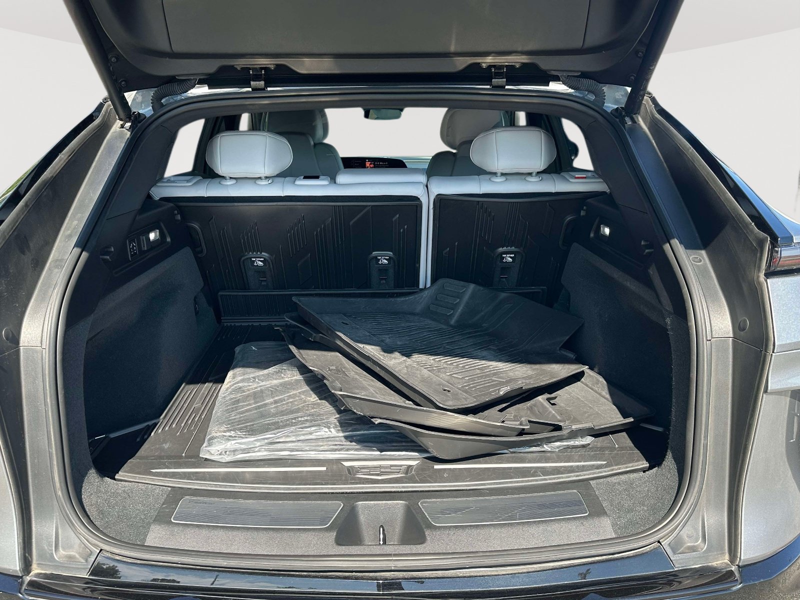 Certified 2024 Cadillac Lyriq Sport w/ LPO, Floor Liner Package AWD/4WD image 32