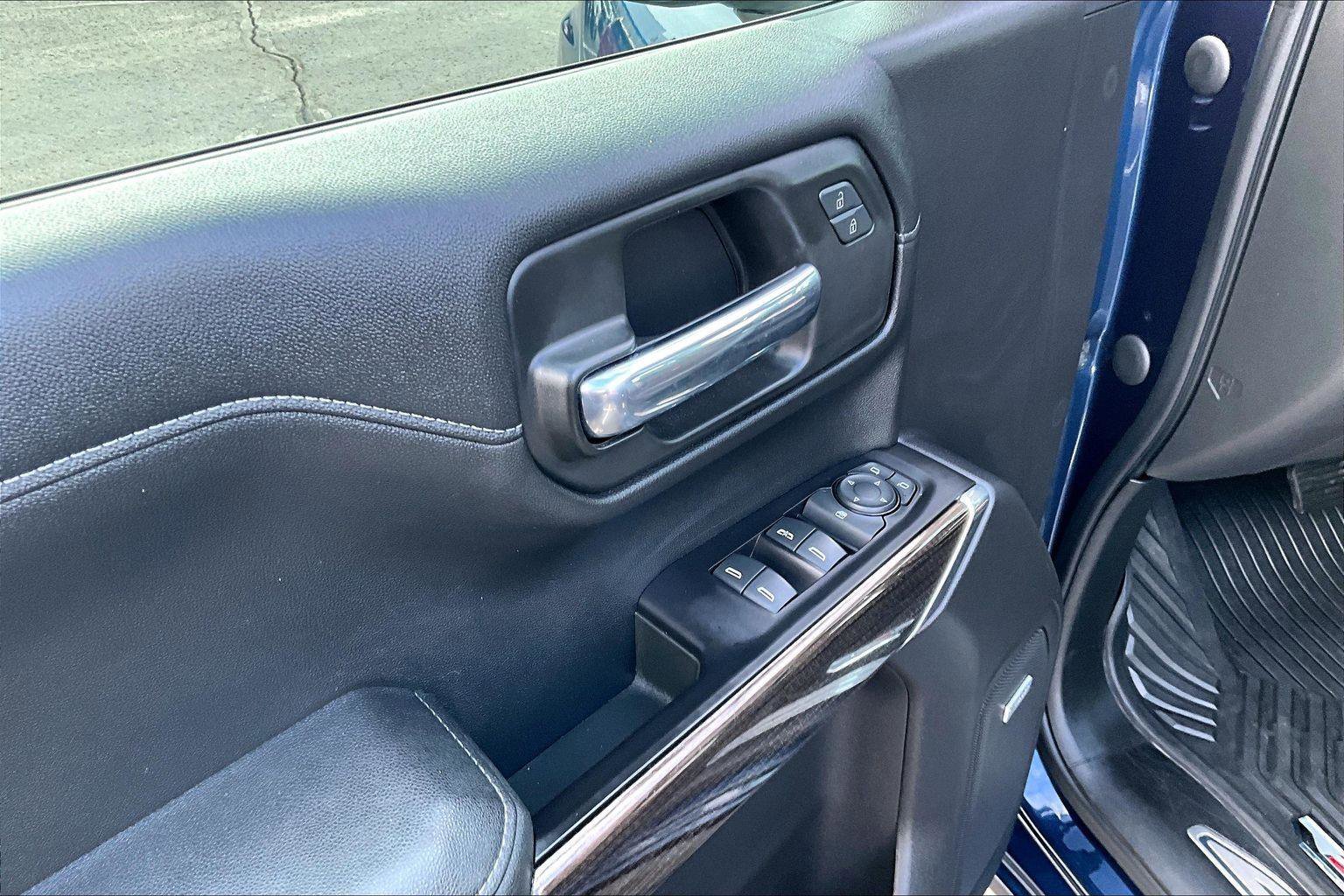 Used 2020 Chevrolet Silverado 1500 LT Trail Boss image 38