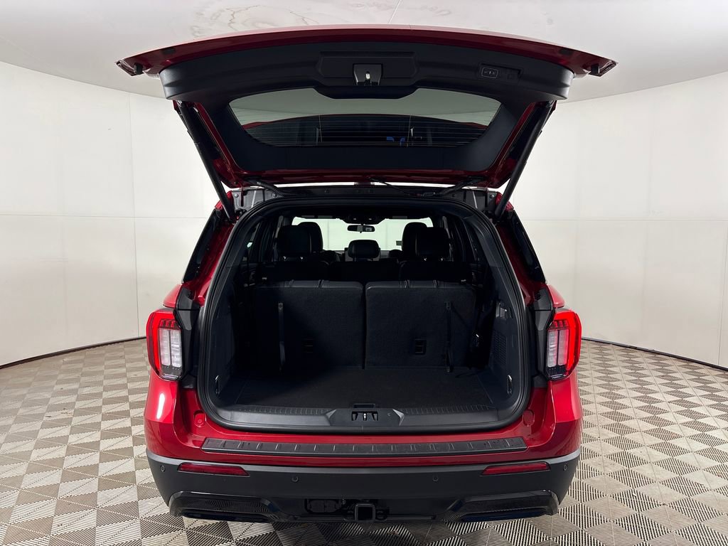 New 2026 Ford Explorer ST-Line RWD image 32