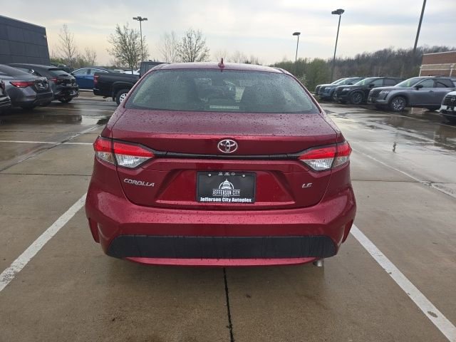 Used 2022 Toyota Corolla LE image 4