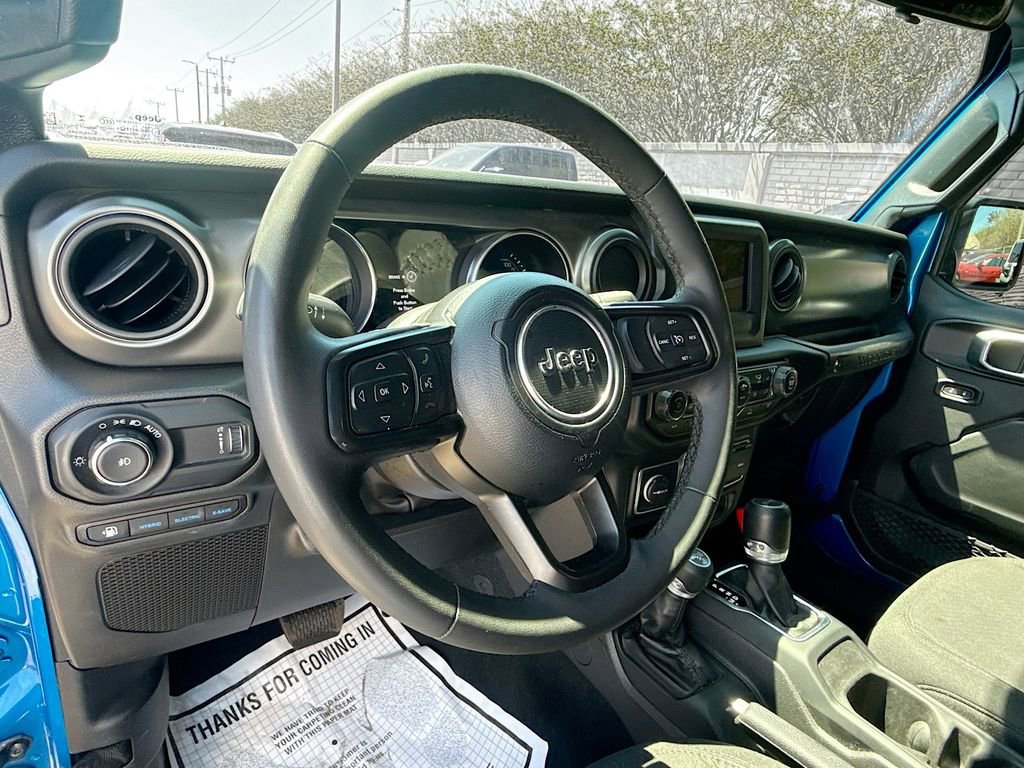 Used 2023 Jeep Wrangler Unlimited w/ Cold Weather Group image 12