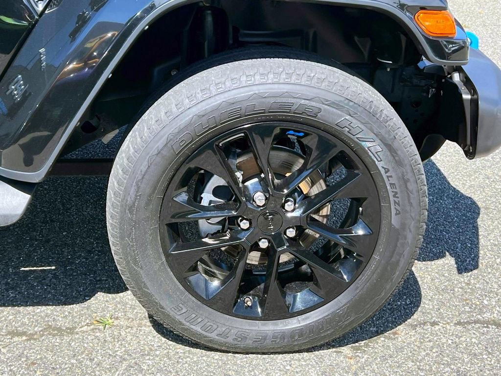 Used 2022 Jeep Wrangler Unlimited Sahara 4xe w/ Cold Weather Group image 9