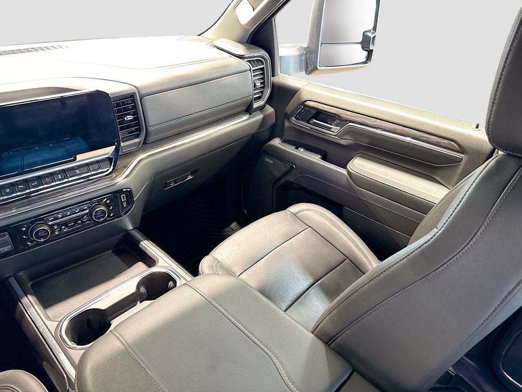 Used 2024 Chevrolet Silverado 3500 LTZ w/ LTZ Plus Package AWD/4WD image 24