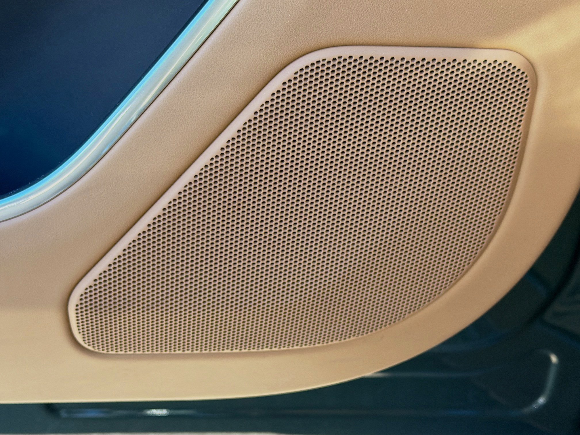 Used 2025 Land Rover Range Rover SE image 23