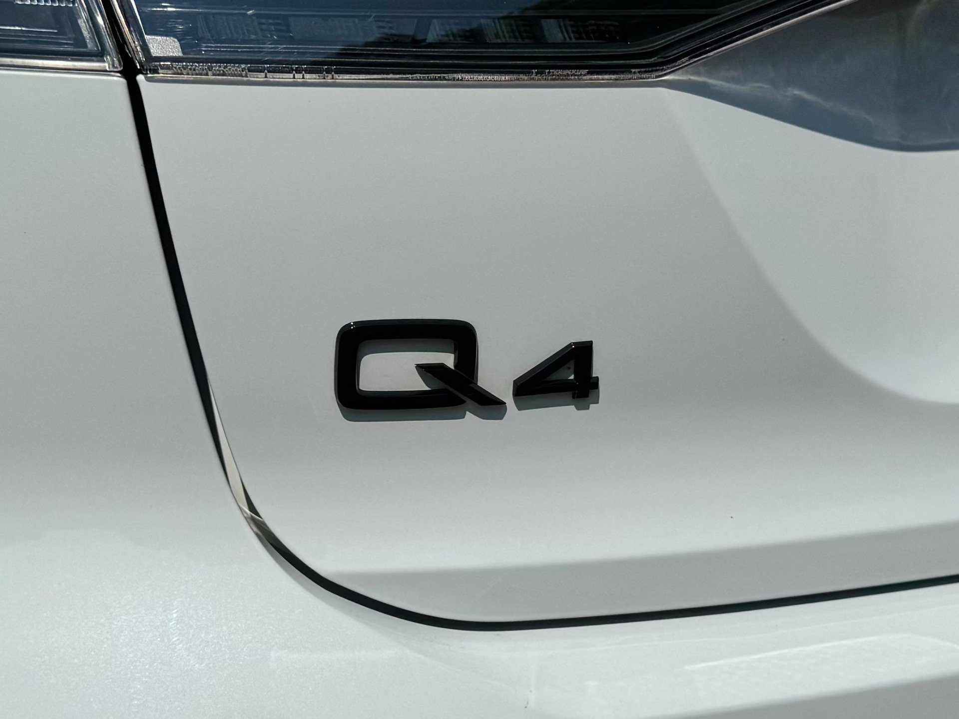 Used 2024 Audi Q4 e-tron Premium Plus AWD/4WD image 44