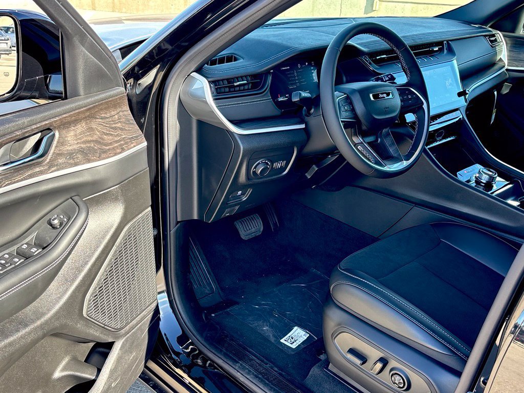 New 2027 Jeep Grand Cherokee 4WD image 12