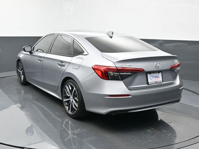 Used 2023 Honda Civic Touring image 3