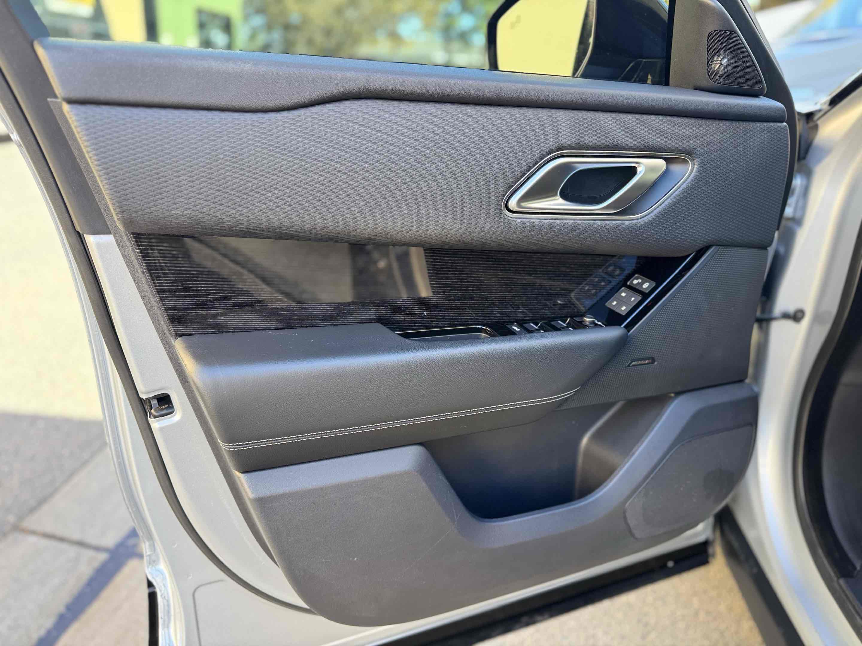 Used 2020 Land Rover Range Rover Velar R-Dynamic S image 65