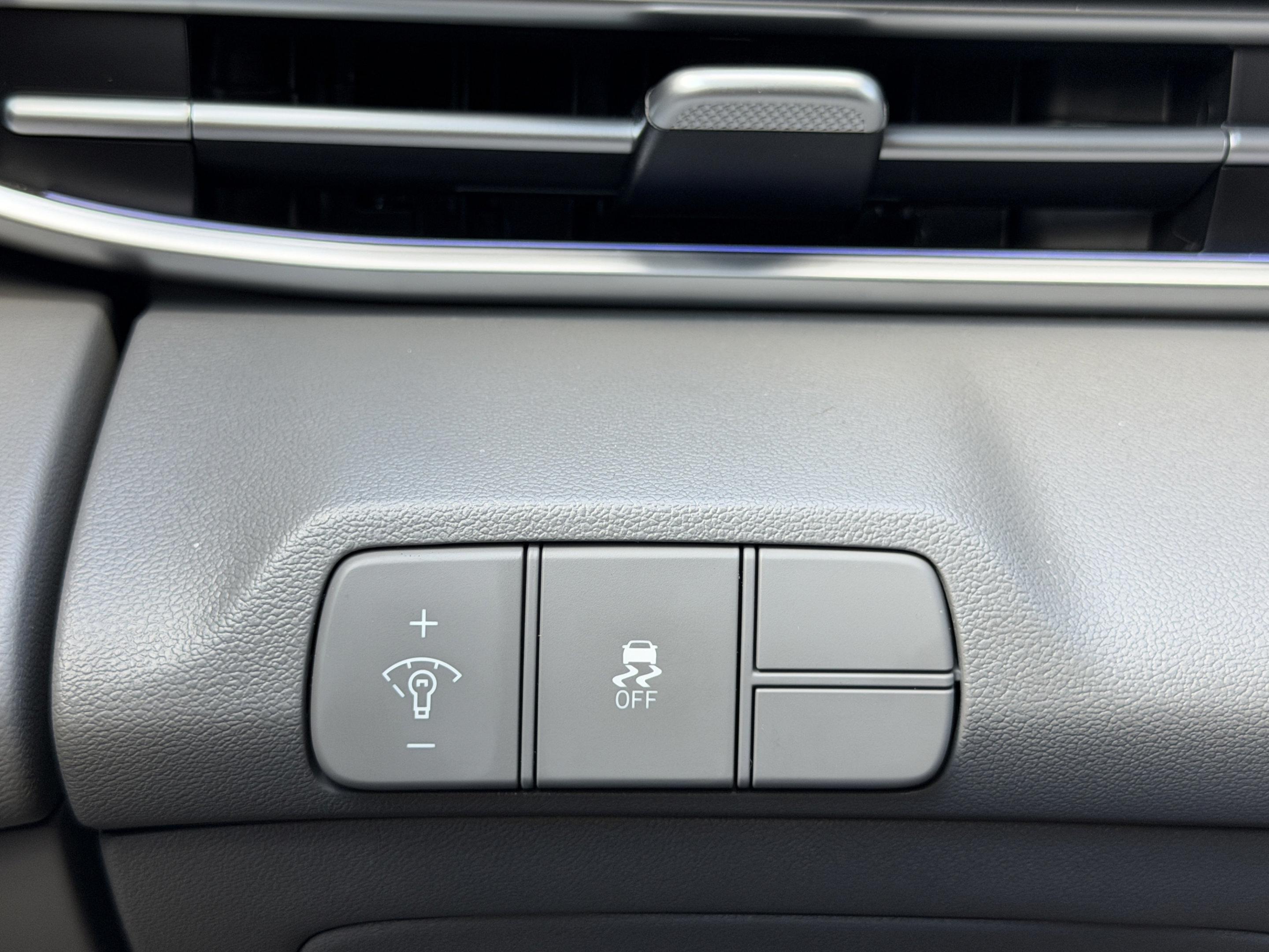 Certified 2024 Hyundai Elantra SEL FWD image 25