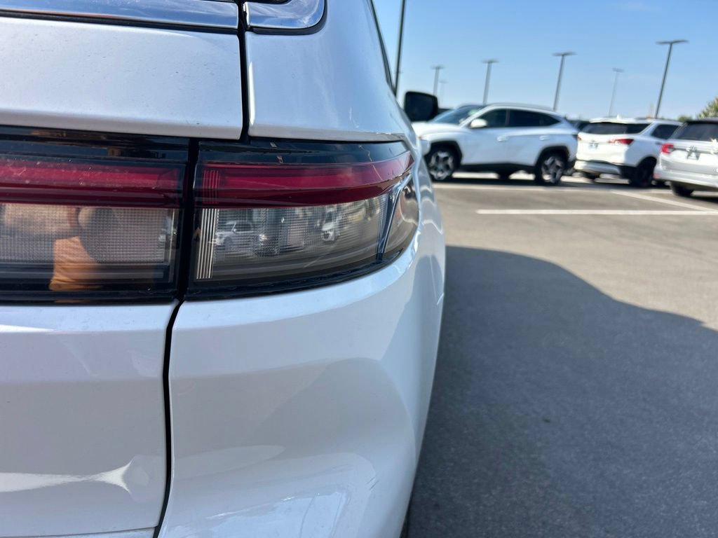 Used 2021 Jeep Grand Cherokee L Laredo w/ Luxury Tech Group I RWD image 9