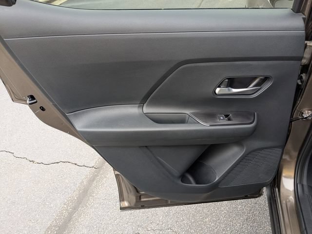 New 2026 Nissan Kicks SR w/ Cold Weather Package FWD image 22