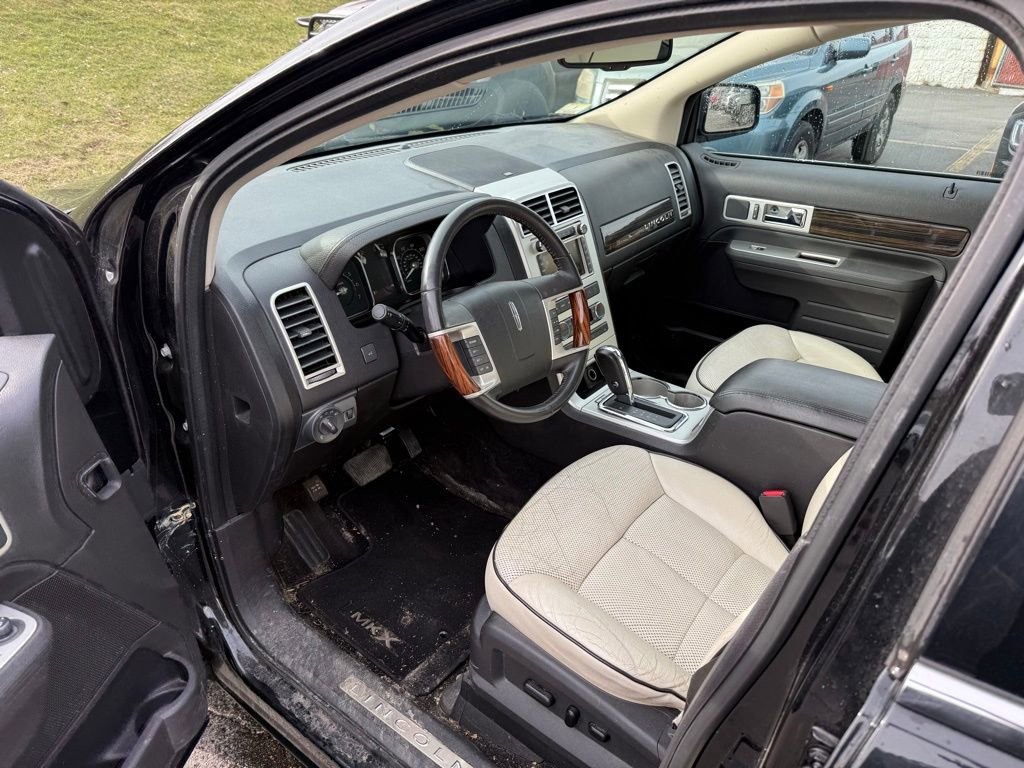 Used 2010 Lincoln MKX AWD image 7