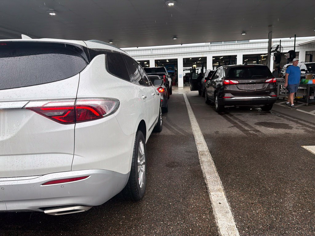 Used 2023 Buick Enclave Essence w/ Experience Buick Package FWD image 4