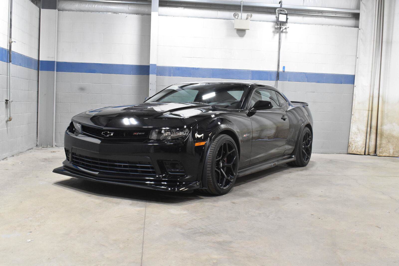 Used 2015 Chevrolet Camaro Z/28 RWD image 2