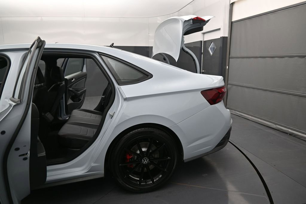 Used 2026 Volkswagen Jetta GLI Autobahn FWD image 12